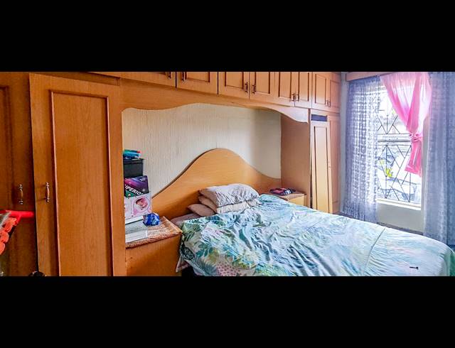 3 BEDROOM FREEHOLD FOR SALE IN LENTEGEUR